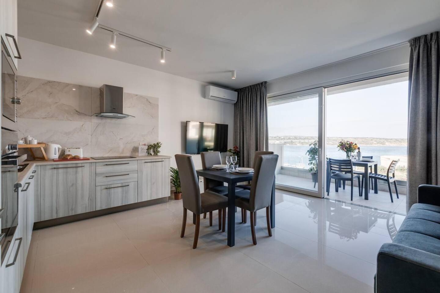 9Ten11 Seafront By Homely Mellieħa Esterno foto