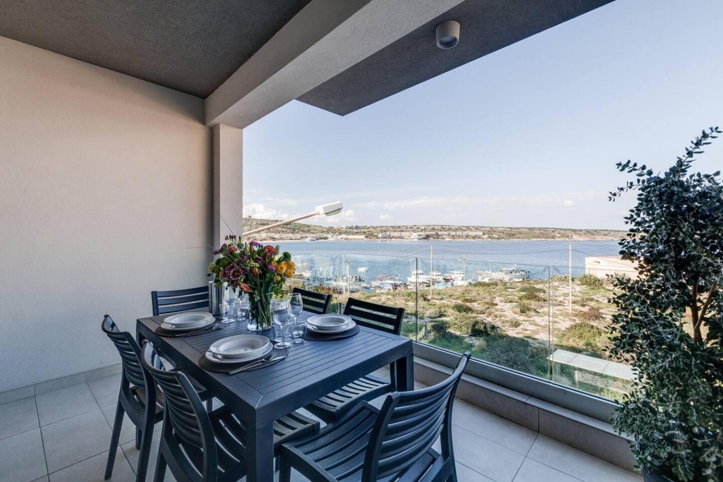 9Ten11 Seafront By Homely Mellieħa Esterno foto