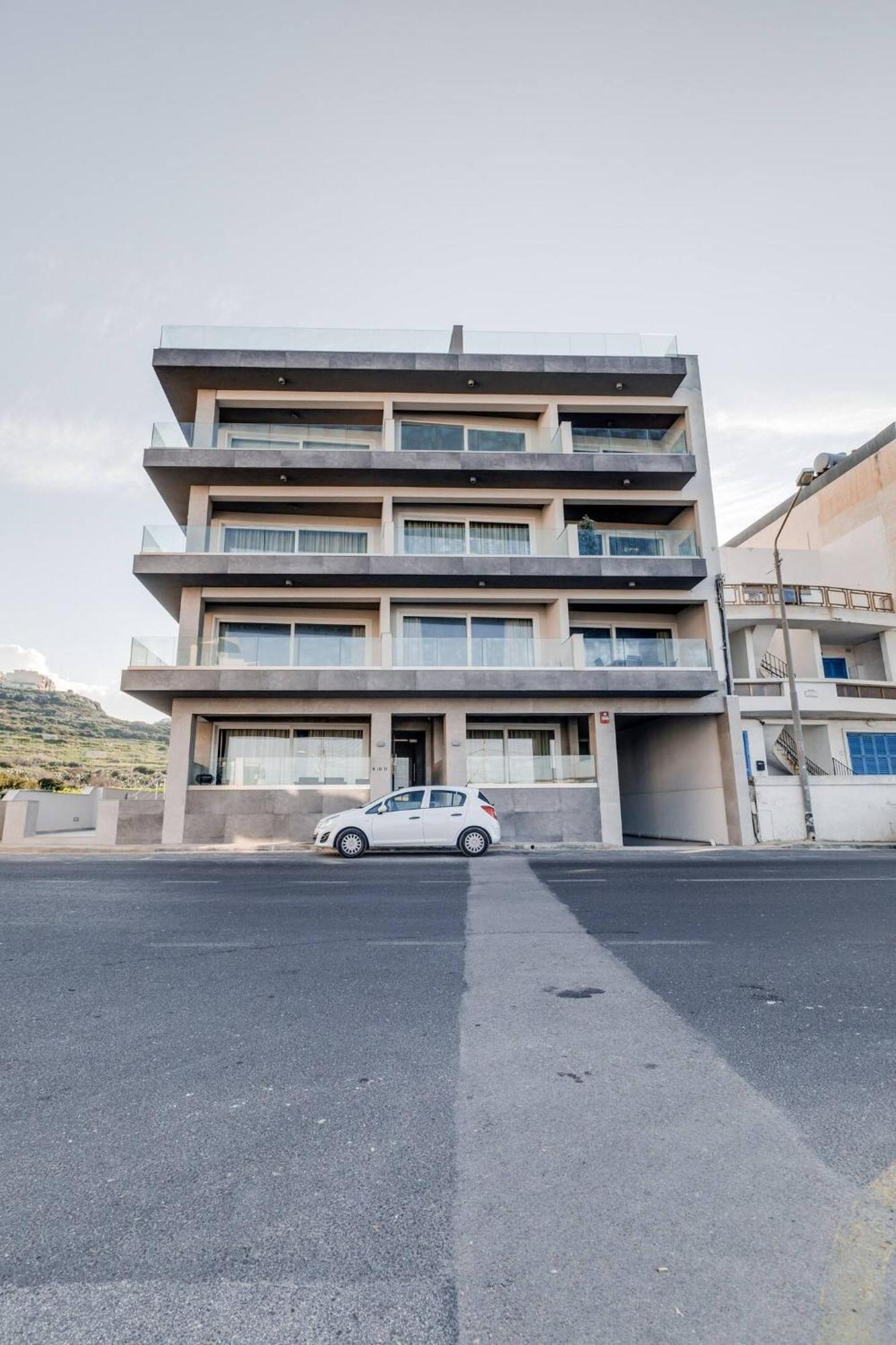 9Ten11 Seafront By Homely Mellieħa Esterno foto